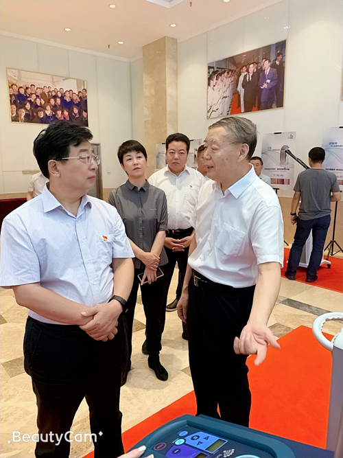 焦作市委徐衣显副书记一行莅临楚天激光集团调研