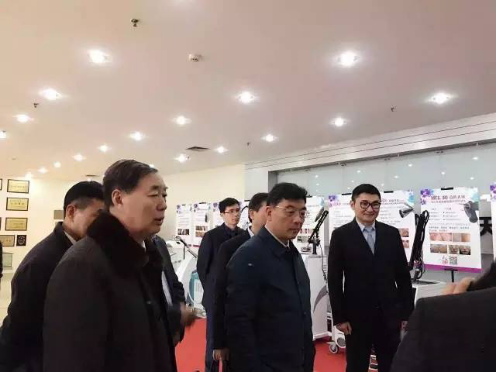 湖北省副省长曹广晶等省市区领导一行莅临楚天团结激光、楚商资本集团考察指导